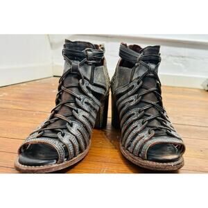 FREEBIRD by Steve Wazee Black Ice Leather Braided Style Open Toe Sandal Boots 9